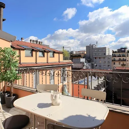 Apartman Plum Guide - The Sky Over Lombardy